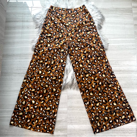 NWT Leopard Print Pants Wide Leg Cuffed - Express Size 4 R - Picture 7 of 8